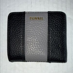 Fossil Black And Gray Bifold Leather Wallet